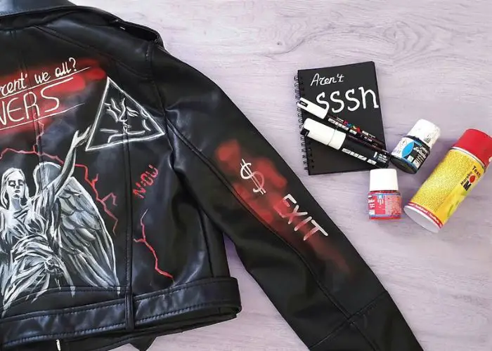 How to Seal Acrylic Paint on Leather